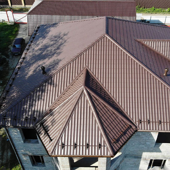 Монтаж сложной крыши и кровли в Красноуральске и Свердловской области